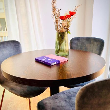Exquisite - Two Bedroom Apartment Boekarest Buitenkant foto